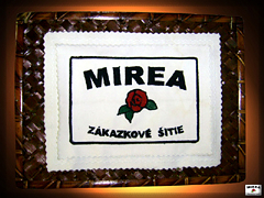 Vyšívaná dečka s logom firmy