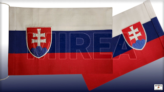 Vyšívaná stolová vlajka Slovenskej republiky